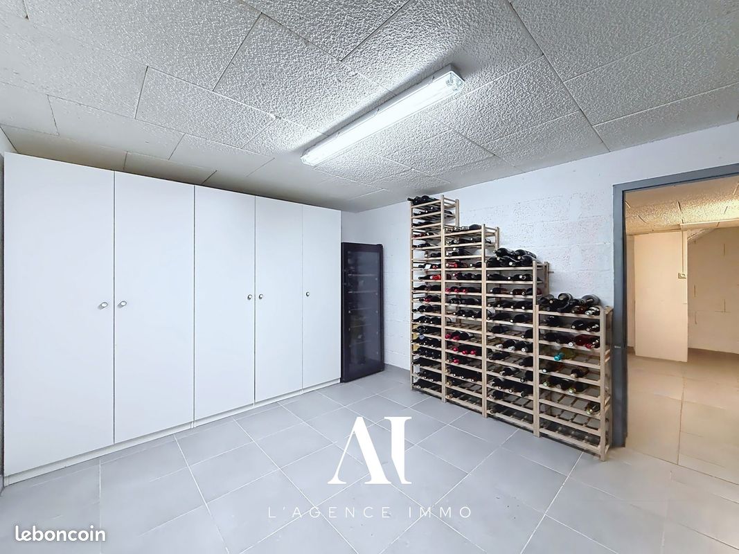 Villa 7 pièces 339 m² (image 20)