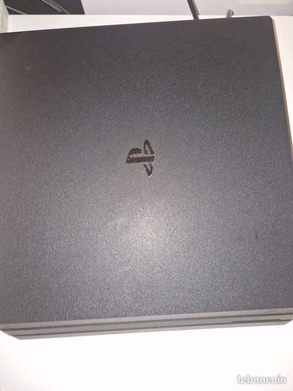 Console SONY PS4 Blanc 500 Go Sans Manette d'occasion