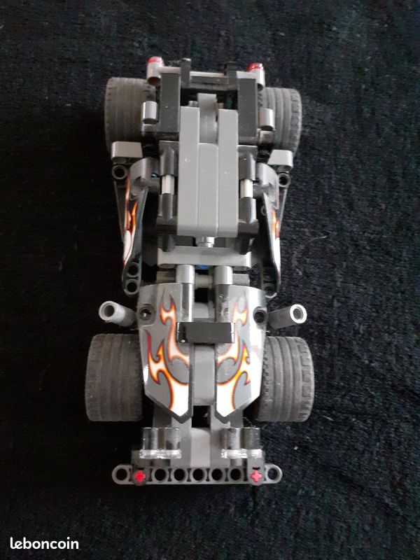 Voiture Lego Technique (image 2)