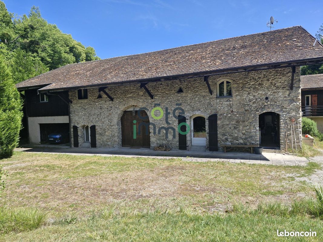 Maison 9 pièces 455 m² · à Armoy · 455 m² · 798 000 €