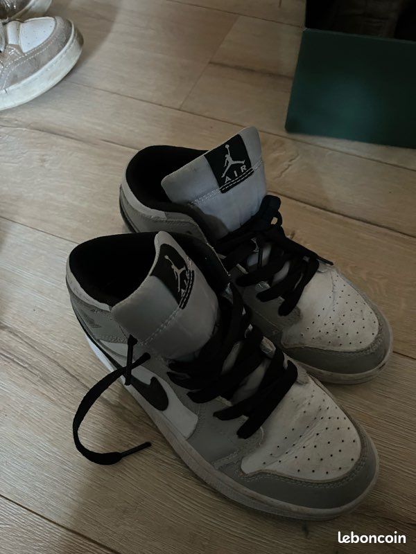 Jordan Nike taille 34 (image 2)
