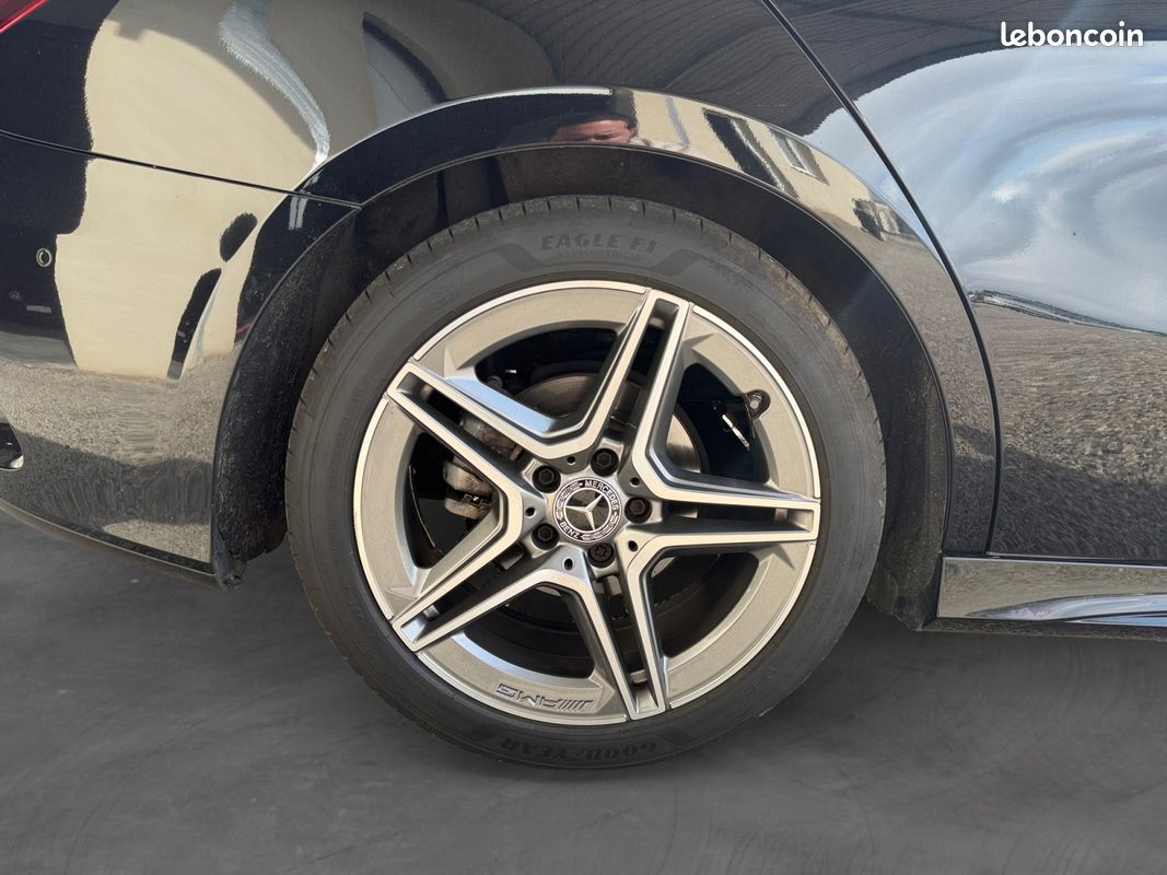 MERCEDES CLASSE A BERLINE A180 D AMG LINE 7G-DCT 116Ch Caméra 360 Sièges chauffants CarPlay Garantie 12 mois (image 17)