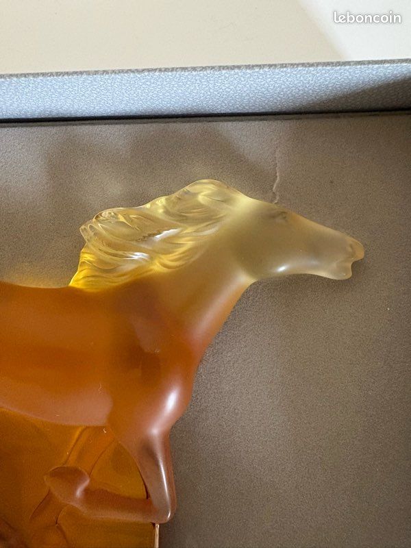 Cheval Lalique (image 1)