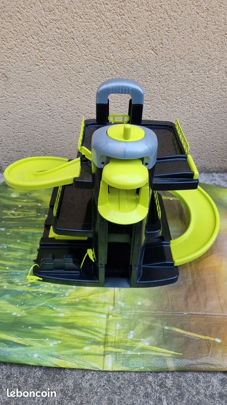 Garage pour les petites voitures (image 1)