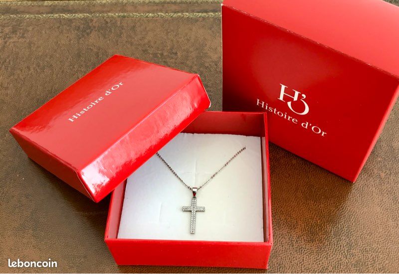 Chaîne pendentif croix pavé zirconium (image 1)