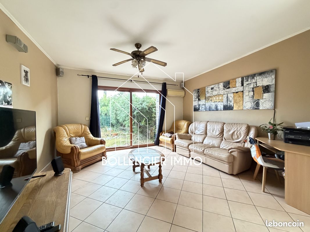 Maison 8 pièces 230 m² · à Strazeele · 230 m² · 260 000 €