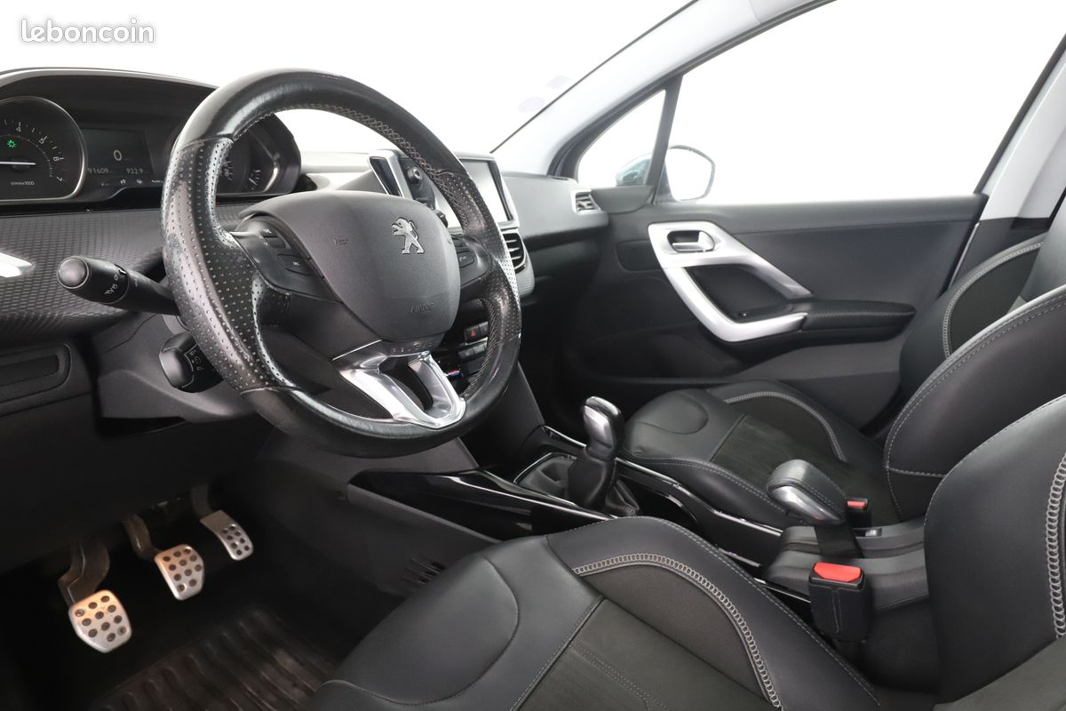 Peugeot 2008 1.2 PureTech Crossway 110 ch (image 6)