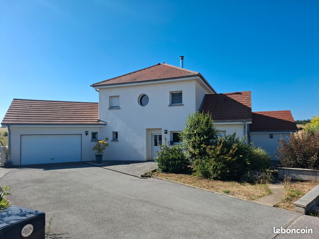 Maison 6 pièces 145 m² · à Besançon · 145 m² · 1 310 €/mois