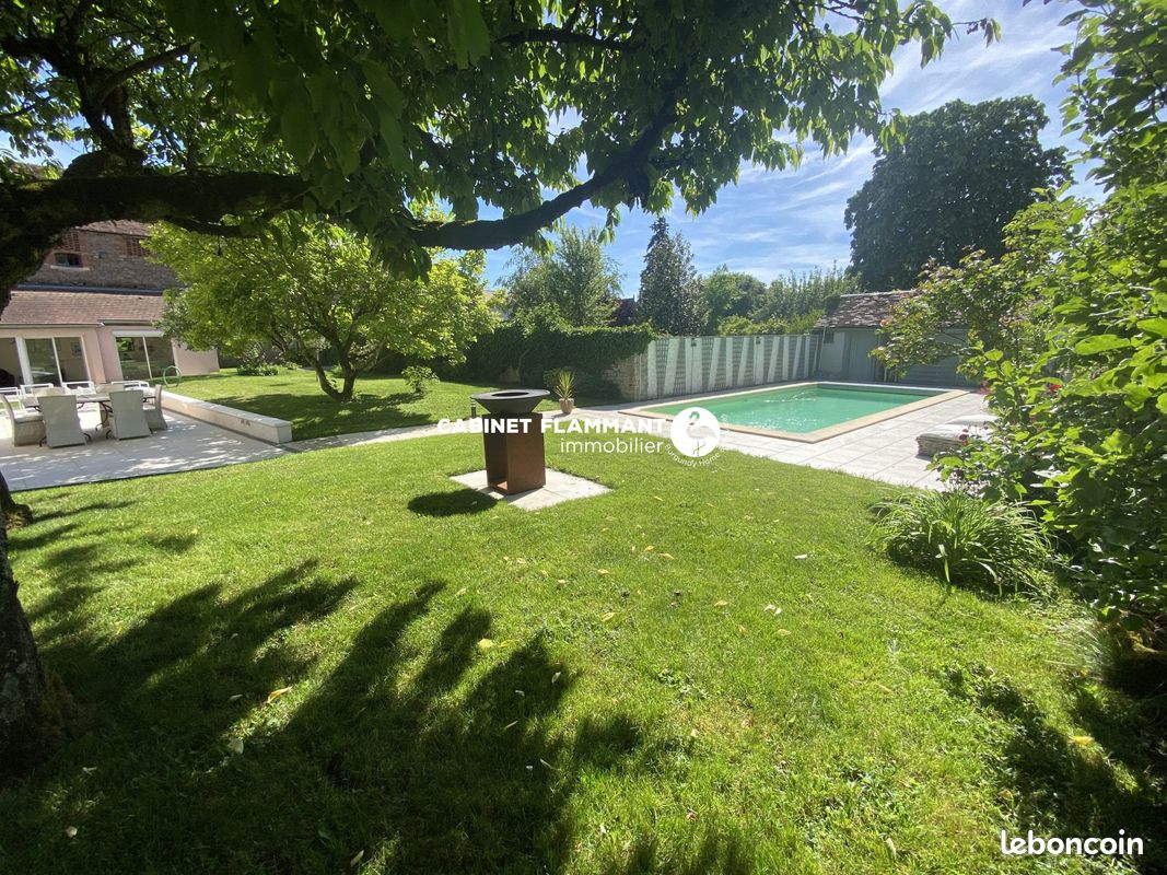 Maison 10 pièces 250 m² · à Semur-en-Auxois · 250 m² · 894 000 €