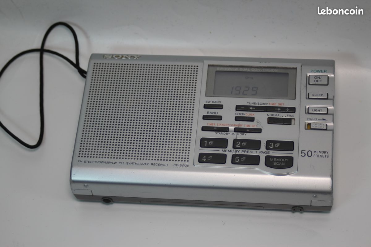 Vintage Sony ICF-SW35 FM / SW / MW / LW World Band Short Wave Radio WORKS A