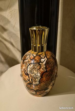Lampe Berger Signée GL GEHEL, Décor Grottes De Lascaux, état D'usage