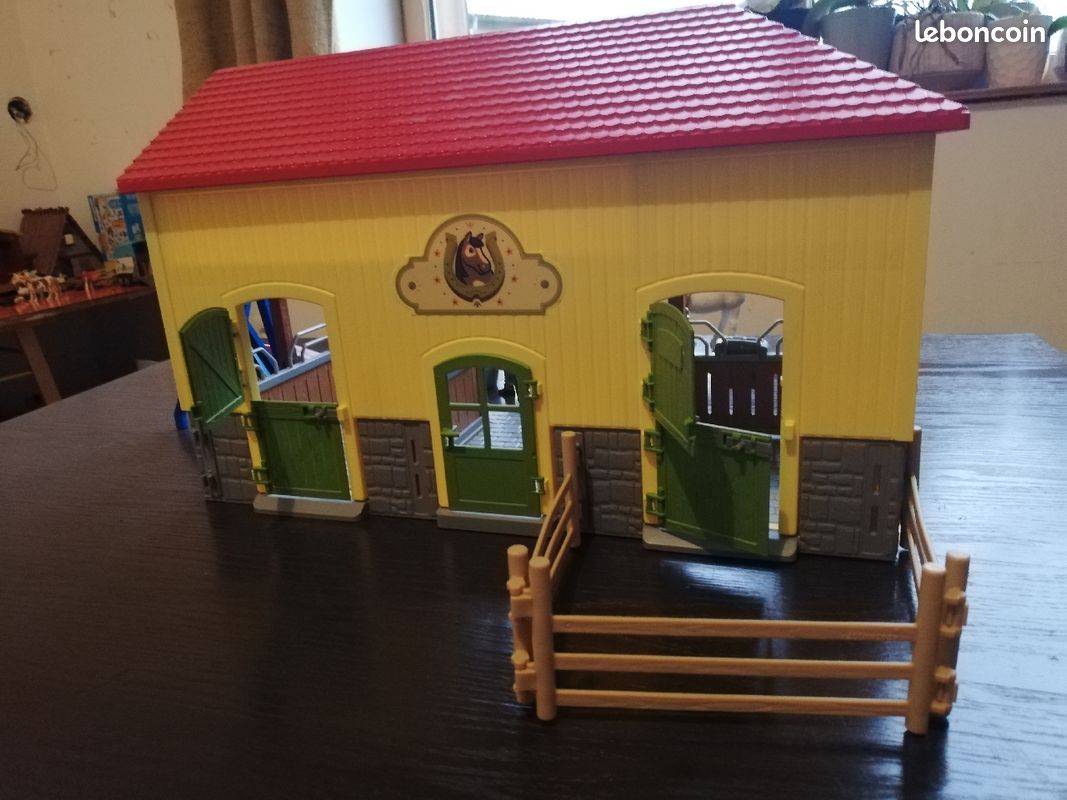 Ferme /écurie avec cheveaux schleich (image 4)