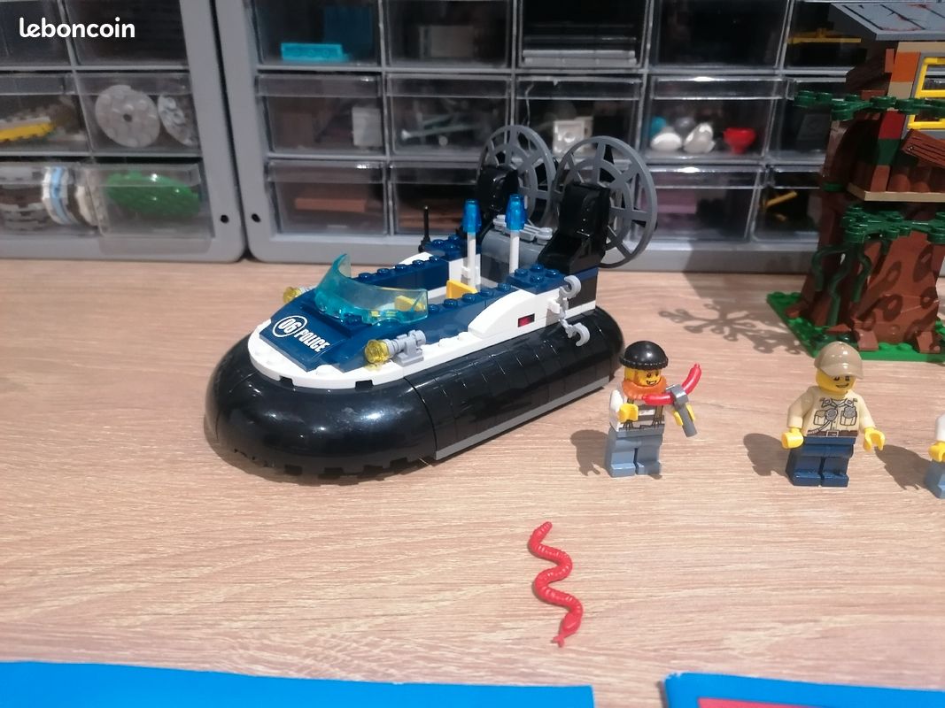 Lego City Hovercraft Arrest LEGO CITY SET 60071 HOVERCRAFT ARREST