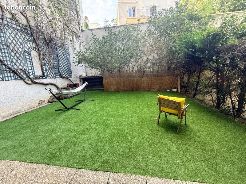 Gazon synthétique, agrafe et geotextile (image 1)