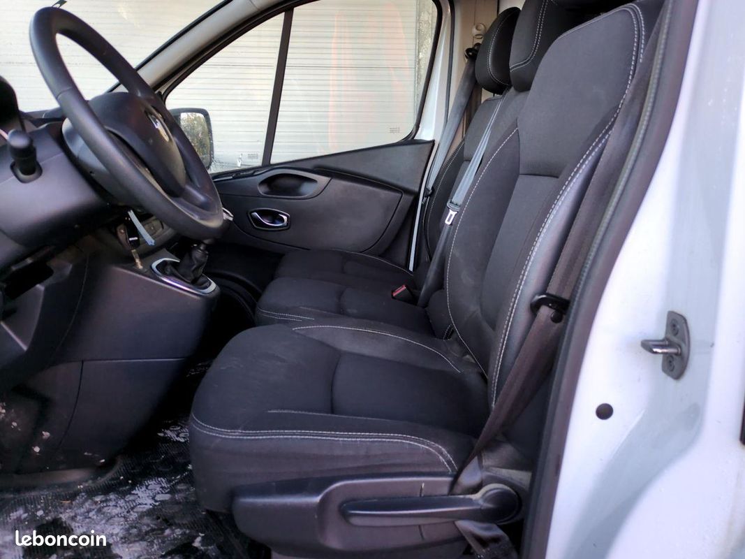 RENAULT TRAFIC L1H2 1200 Kg 2.0 Energy dCi - 145 III FOURGON Fourgon Grand Confort L1H2 PHASE 2 (image 11)