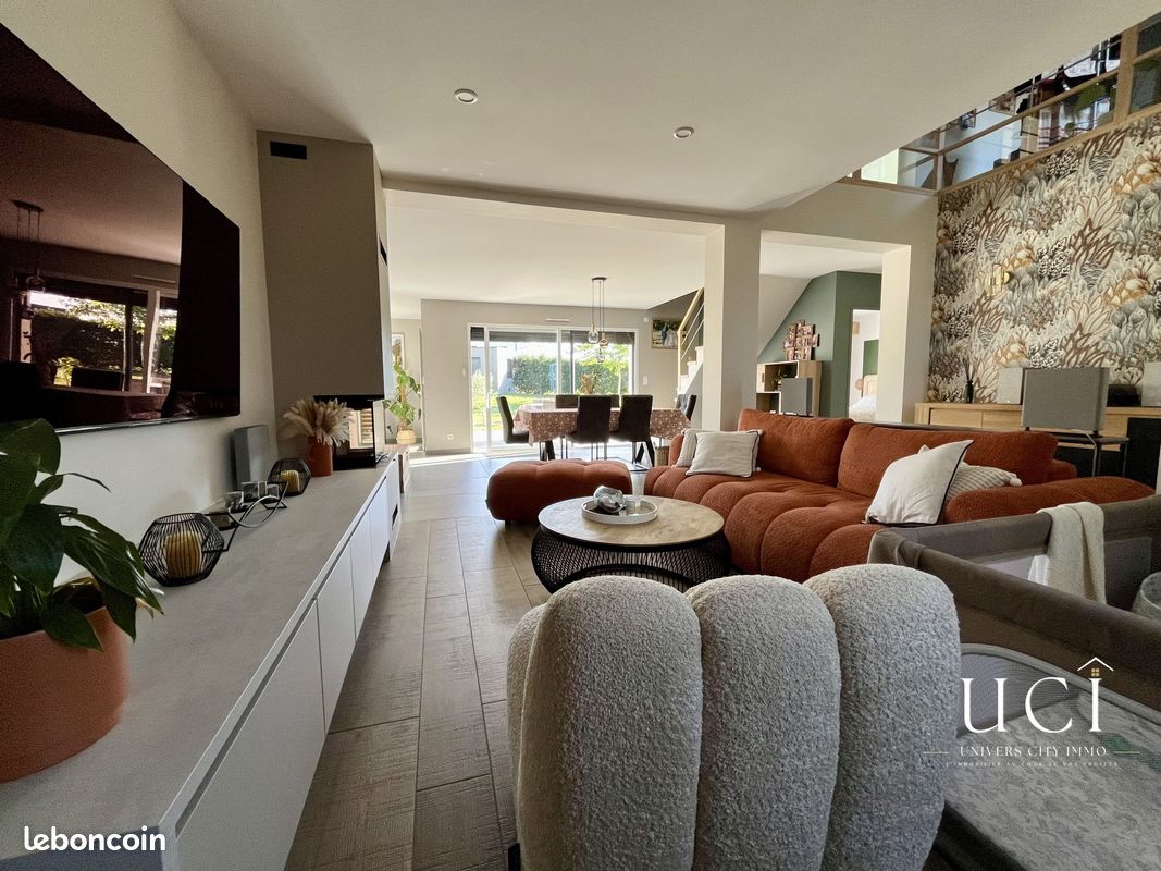 Maison 7 pièces 159 m² · au Lion-d'Angers · 159 m² · 420 000 €