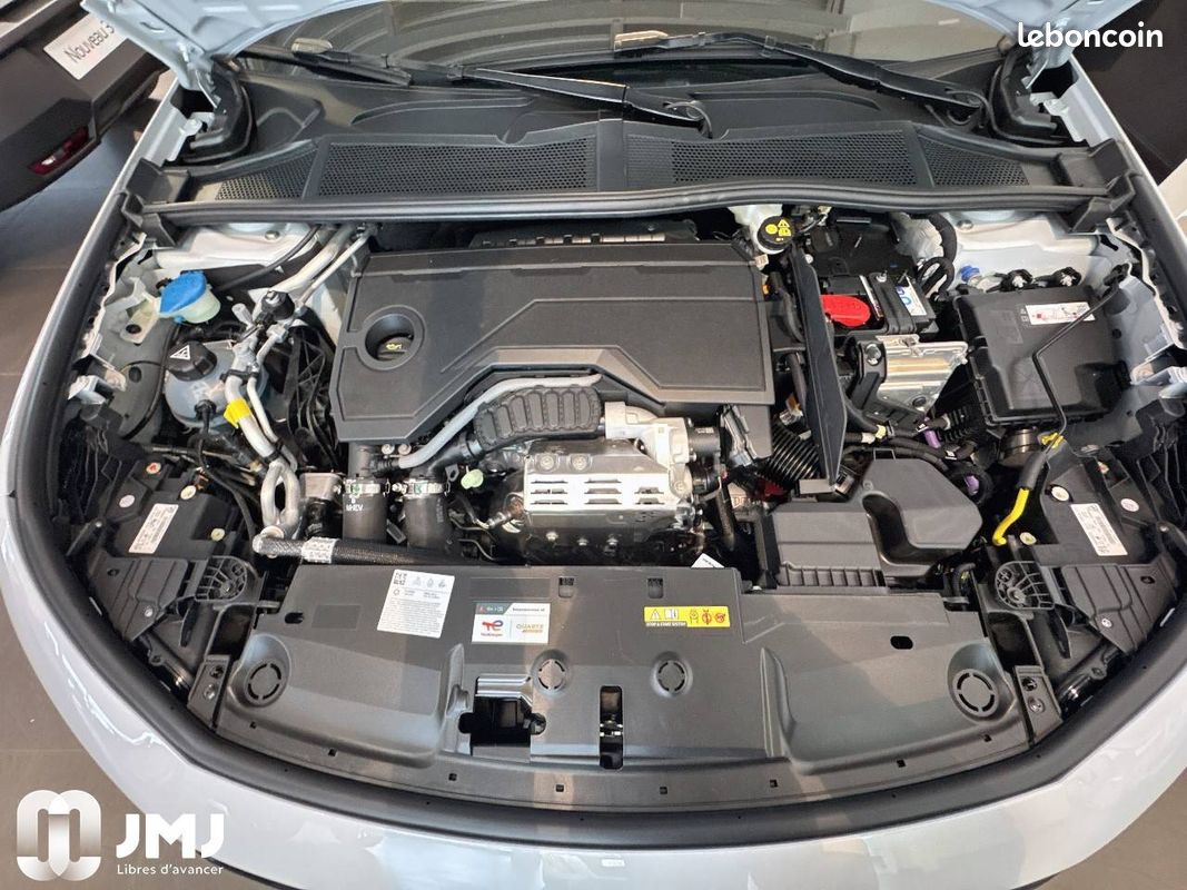 PEUGEOT 308 Hybrid 145 e-DCS6 GT (image 14)