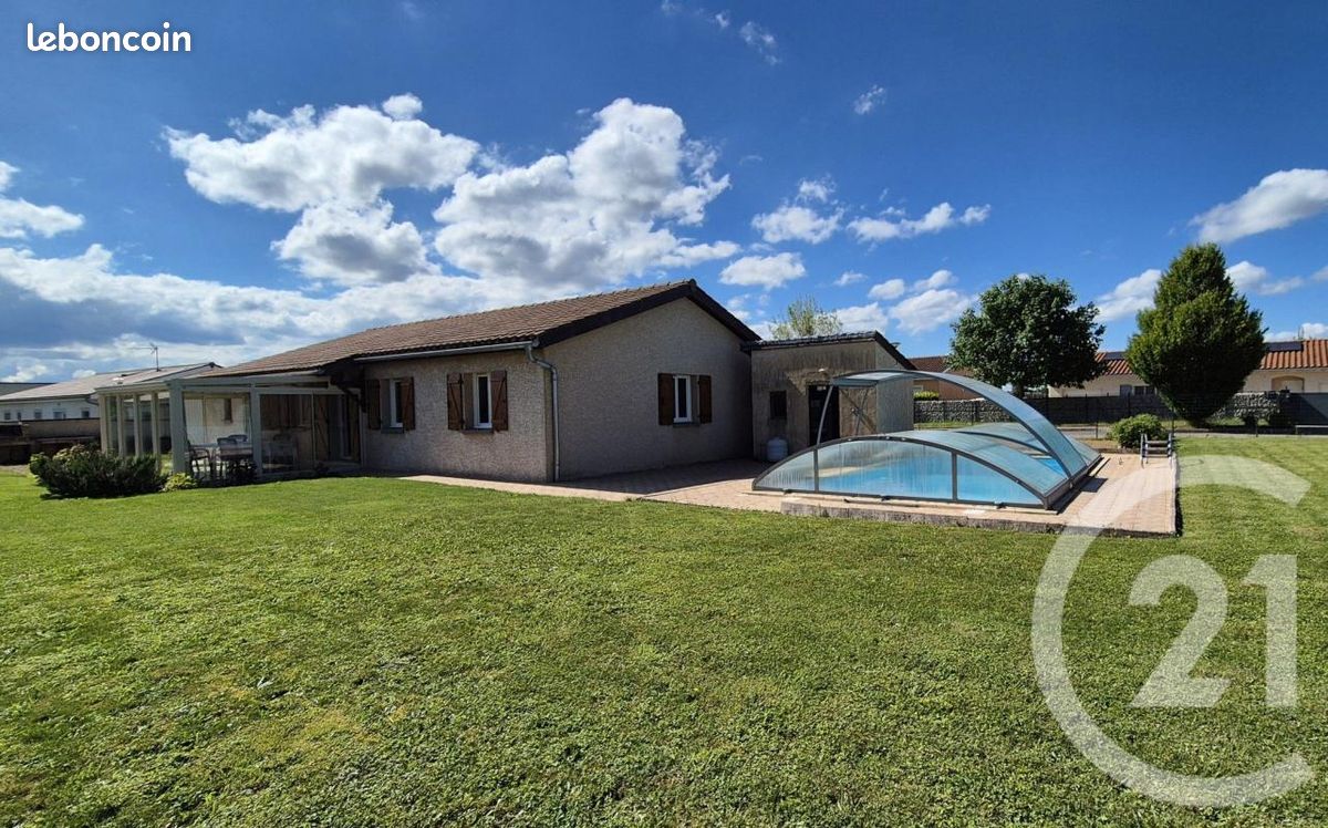 Maison 6 pièces 137 m² · à Saint-Trivier-de-Courtes · 137 m² · 205 000 €