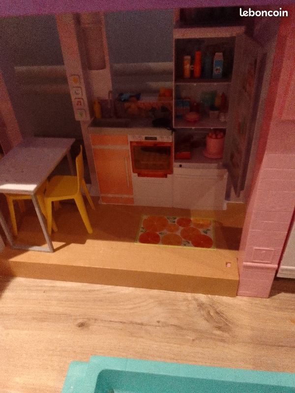 Lot maison de barbie + voiture Barbie Extra (image 3)