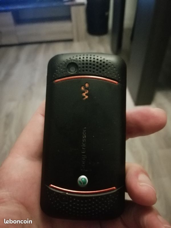 Téléphone portable Sony Ericsson (image 2)