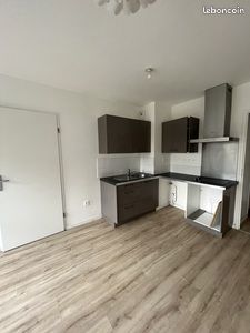 Appartement 2 pièces 37 m² · à Évry-Courcouronnes · 37 m² · 767 €/mois