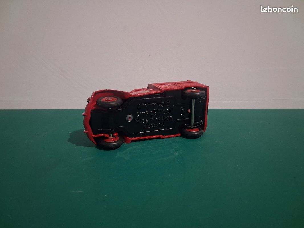 Dinky 25D Citroën 2CV Fourgon Incendie – Échelle 1:43 – Vintage 1959 – Repeint (pièces Manquantes)