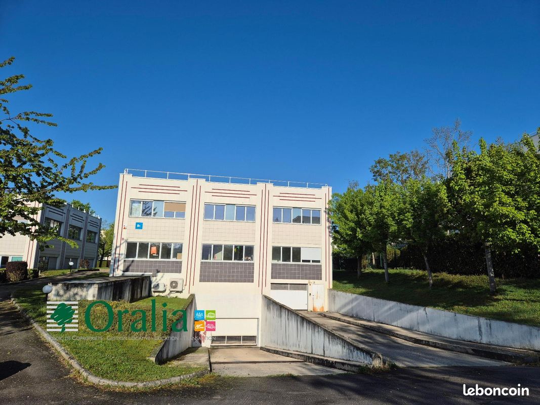 Parking 12 m² · à Dijon · 12 m² · 64 €/mois