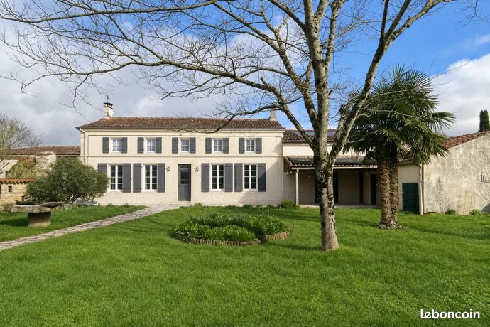 Maison 15 pièces 361 m²