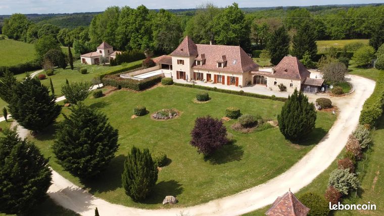 Maison 12 pièces 352 m²
