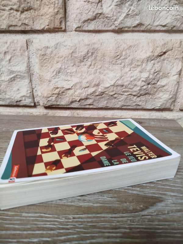Livre le jeu de la dame de Walter Tevis (image 2)