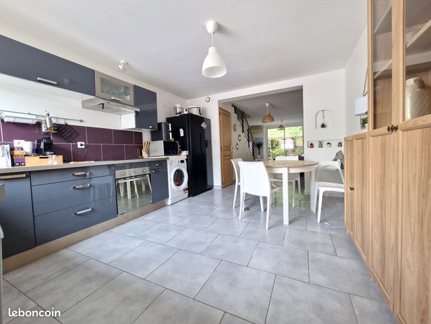 EOURES – Maison T4 moderne prête à vivre de 105 m² + Terrasse de 14 m² avec jardin de 4 m² agrandissable à l’arrière + 2 places de parking couvertes - DPE C – Calme absolu et sans vis-à-vis — 2