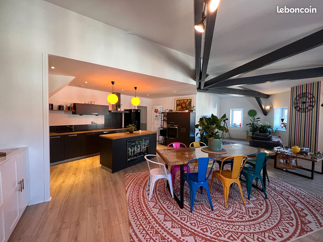 Appartement 4 pièces 123 m² · à Moulins · 123 m² · 200 000 €
