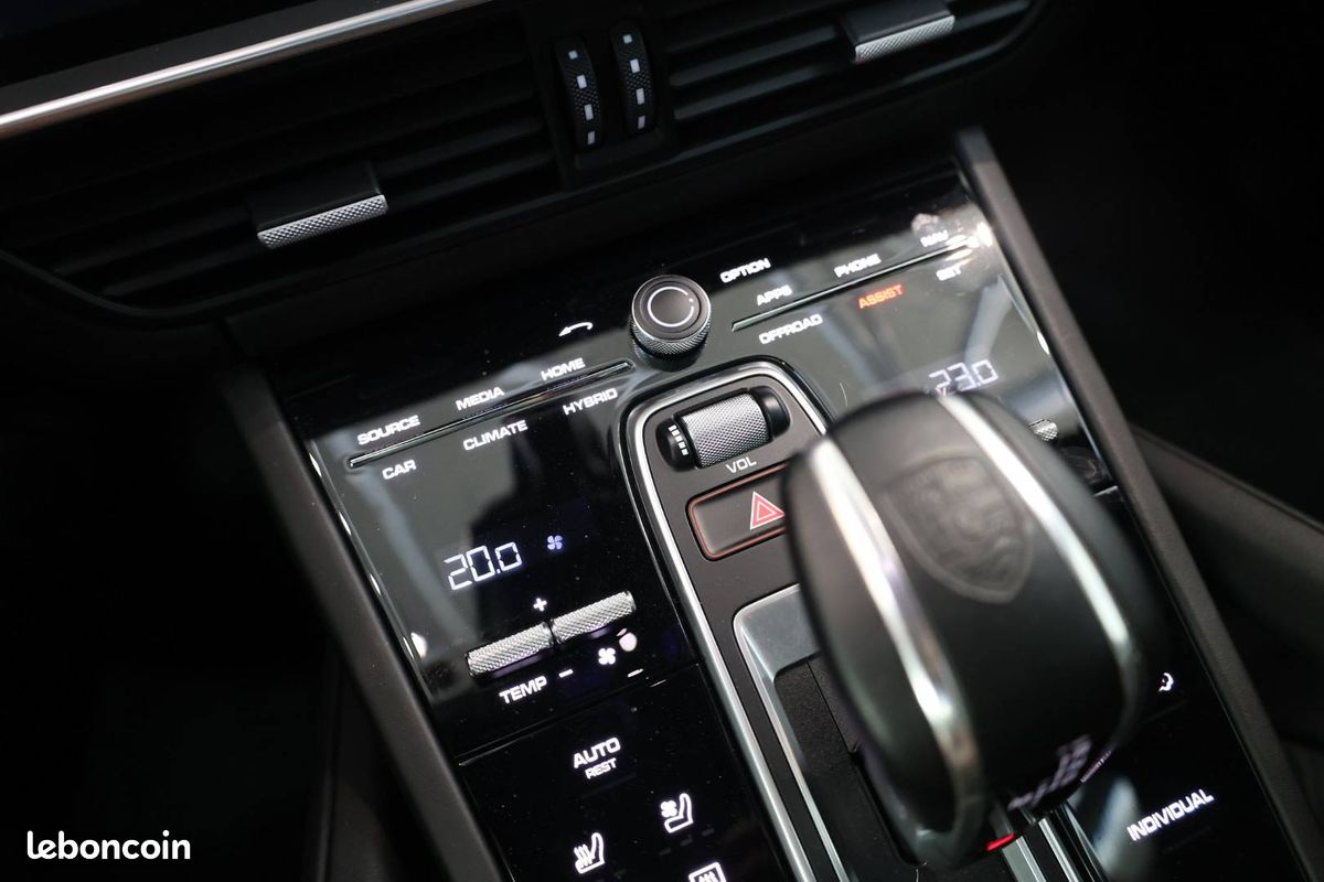 PORSCHE Cayenne Coupe E-Hybrid 4.0 V8 680 ch Tiptronic BVA Turbo S (image 30)