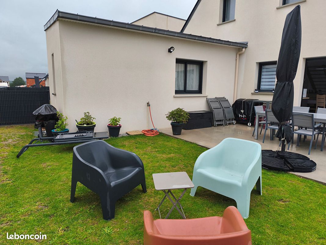 Maison 5 pièces 107 m² · à Étrelles · 107 m² · 995 €