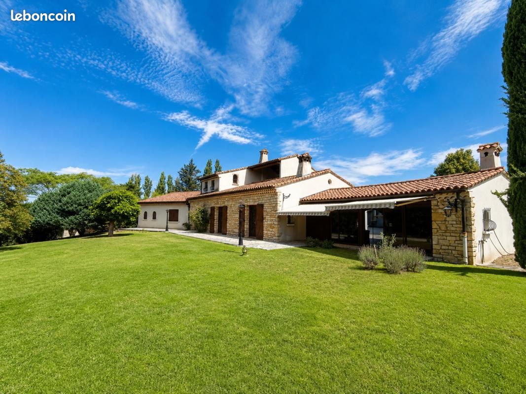 Maison 9 pièces 295 m² · à Saint-Victor · 295 m² · 489 000 €