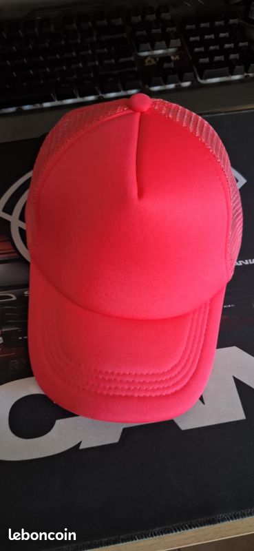 Casquette rose (image 1)