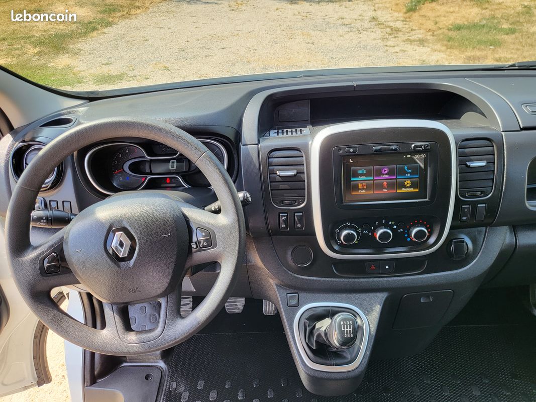 Renault trafic 2l dci 120 l2h1 grand confort (image 3)