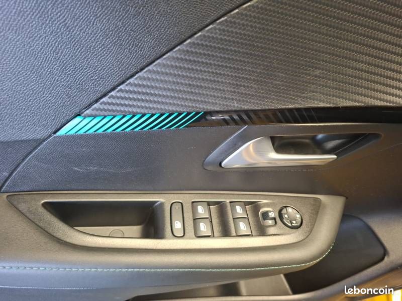 Peugeot 208 PureTech 100 S&S BVM6 Allure (image 22)