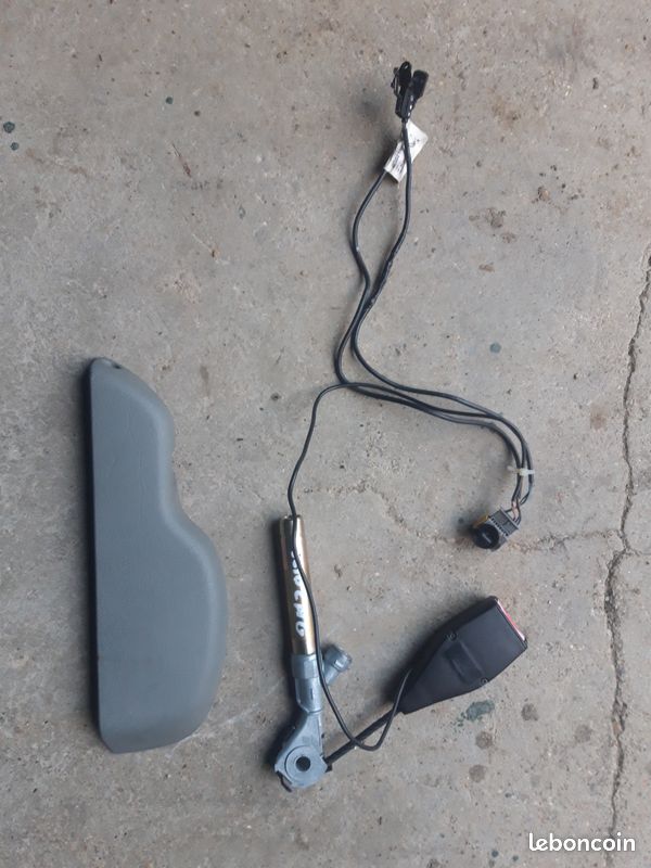 Prétensionneur De Ceinture Avant Gauche Pour RENAULT CLIO 2 PHASE 1 - Occasion Bon état - Garantie 6 Mois