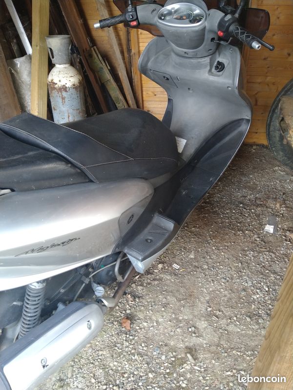 Scooter 125 Yamaha modèle majesty (image 1)