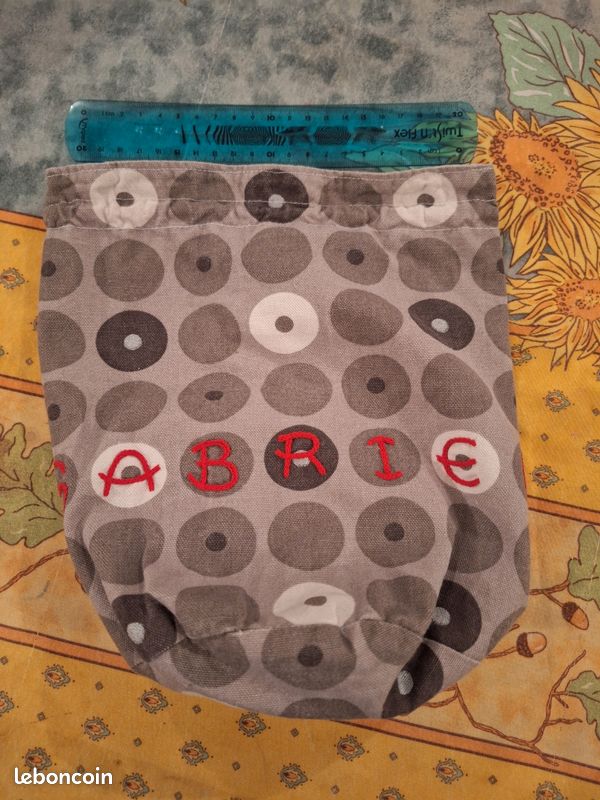 Pochette en tissu brodée au prénom "Gabriel" (image 7)