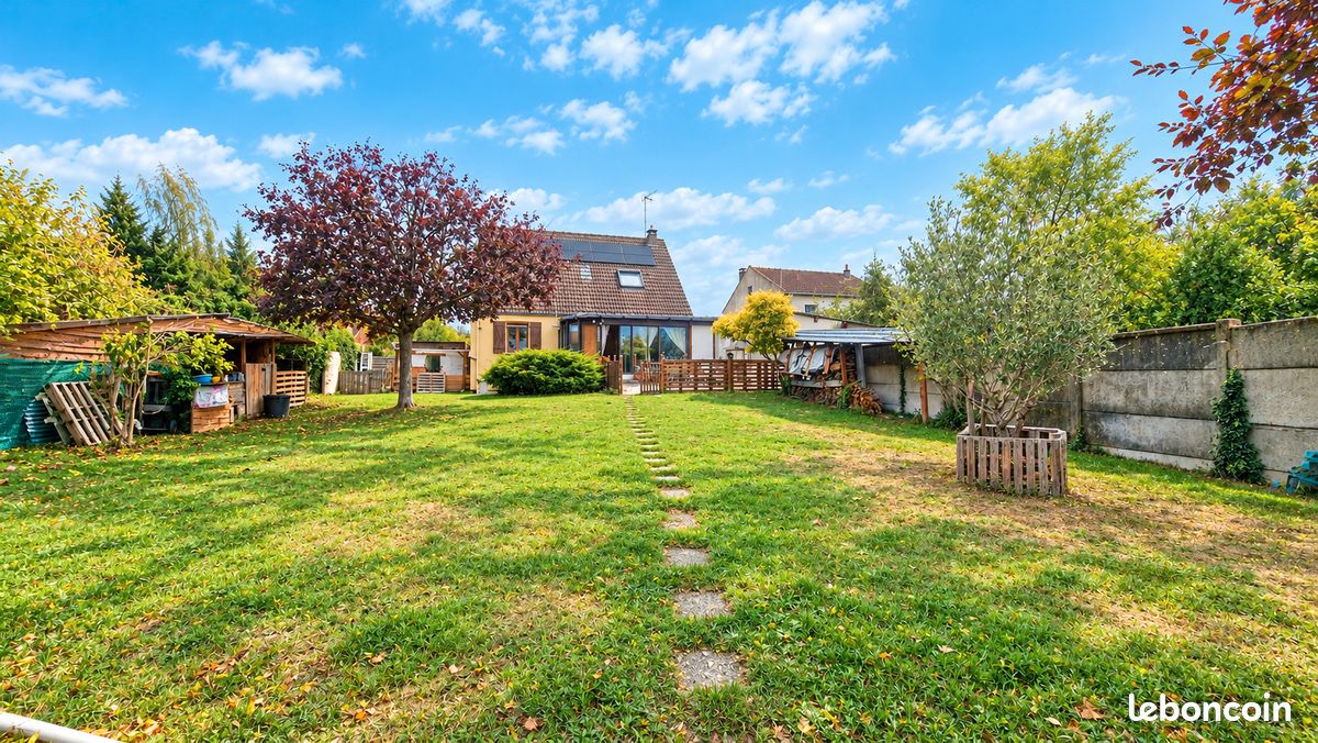 Maison 7 pièces 130 m² · à Breuillet · 130 m² · 367 000 €