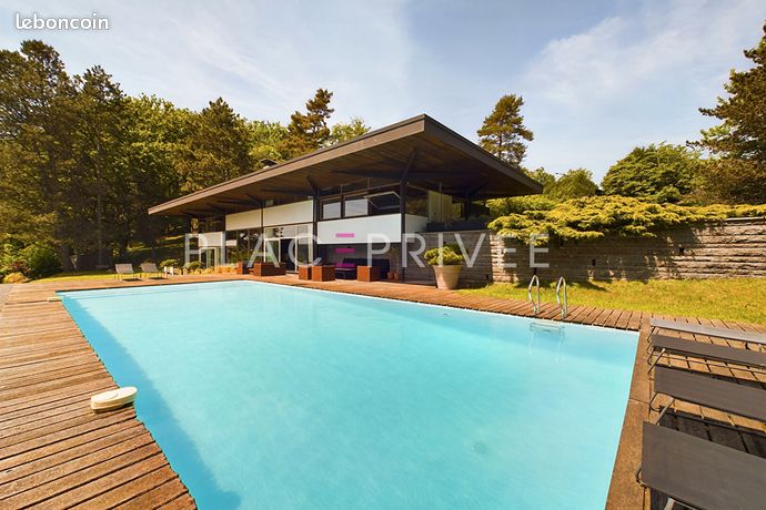 Maison 12 pièces 470 m²