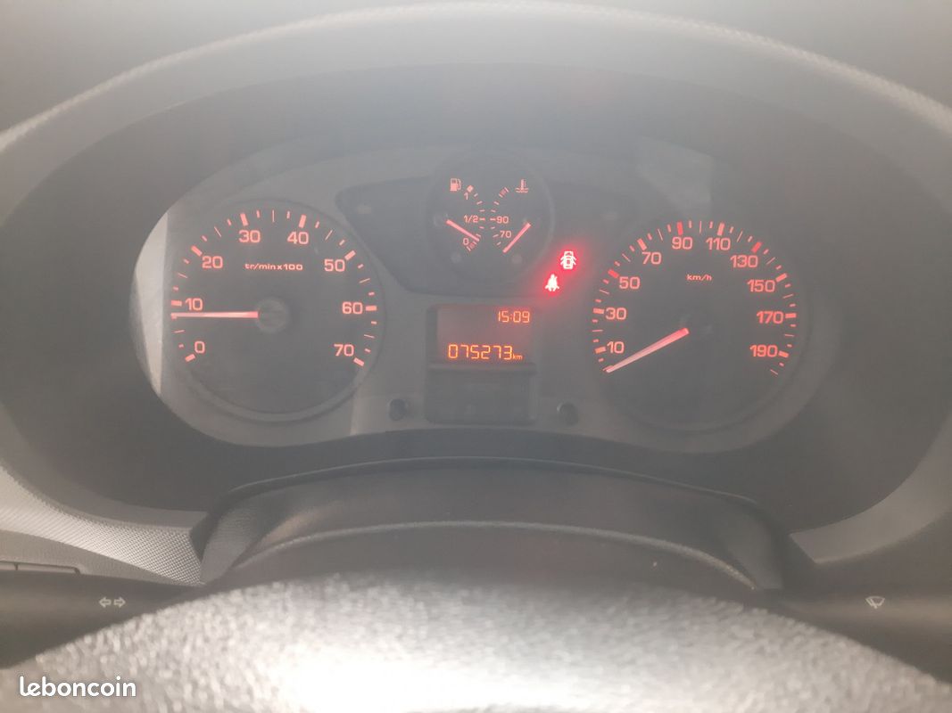 Citroën Berlingo (2) BlueHDi 75 BVM Confort M (image 6)