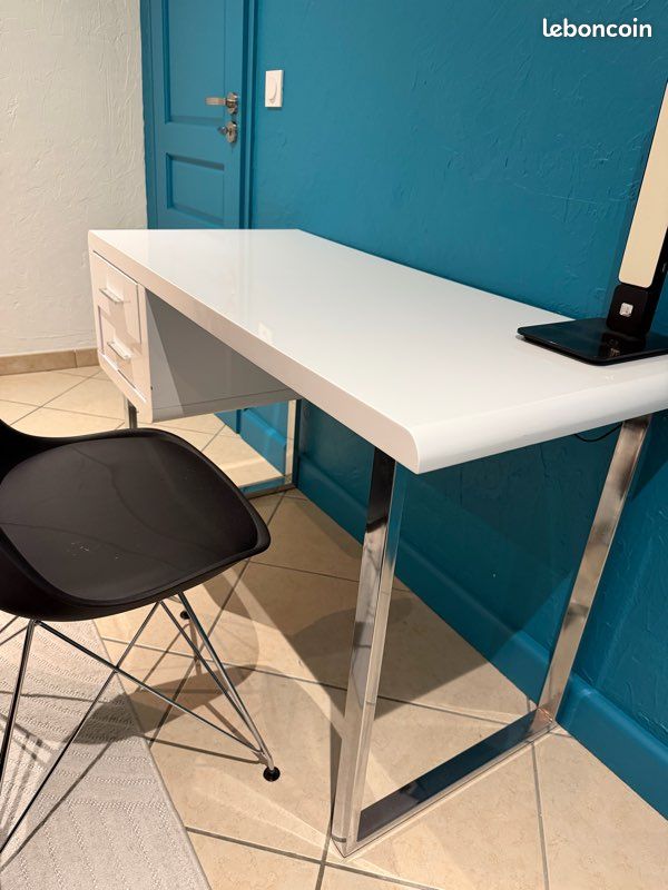 Bureau design blanc (image 3)