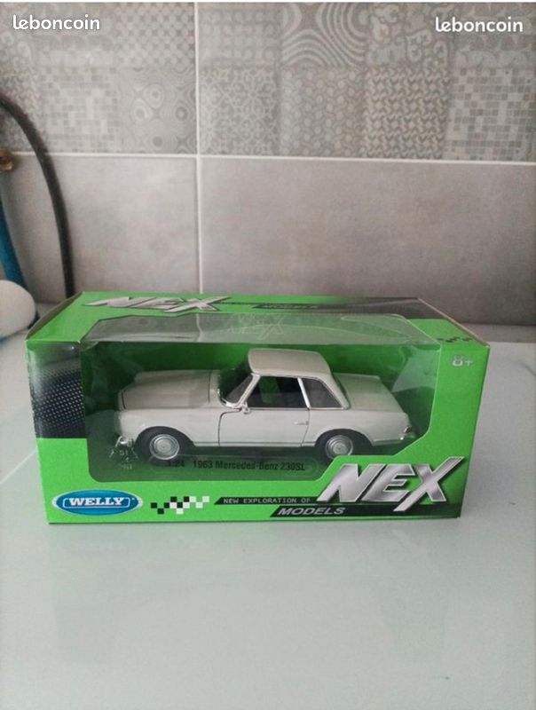 WELLY 1/24 - MERCEDES-BENZ 230 SL - 1963 24093CR
