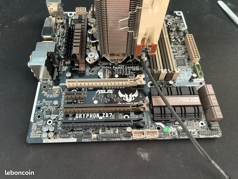 Carte mère ASUS gryphon z87 et CPU intel I7 4770K (image 2)