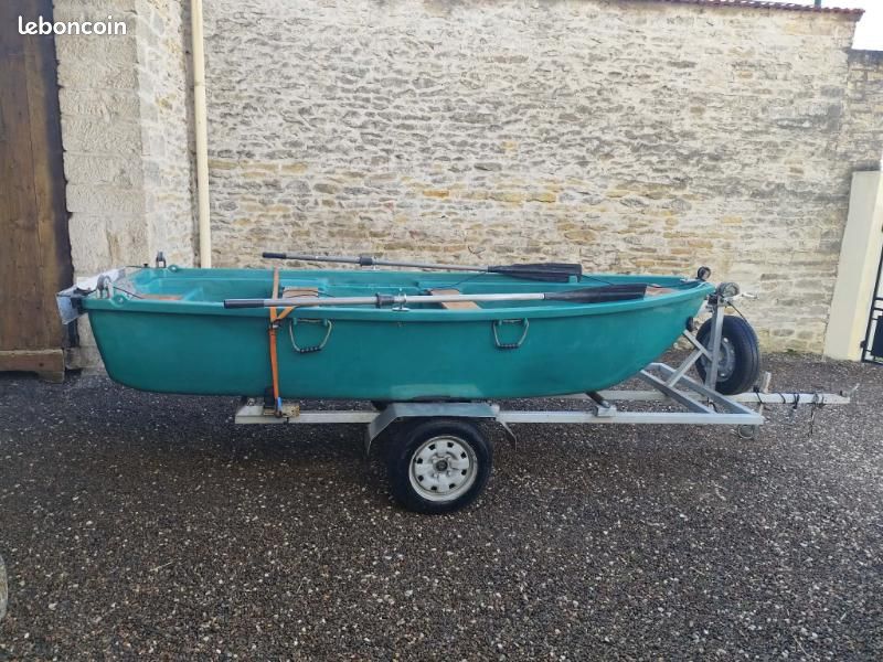 Barque de pêche moteur 6 cv +remorque - Nautisme Barque de pêche moteur 6 cv +remorque - Nautisme