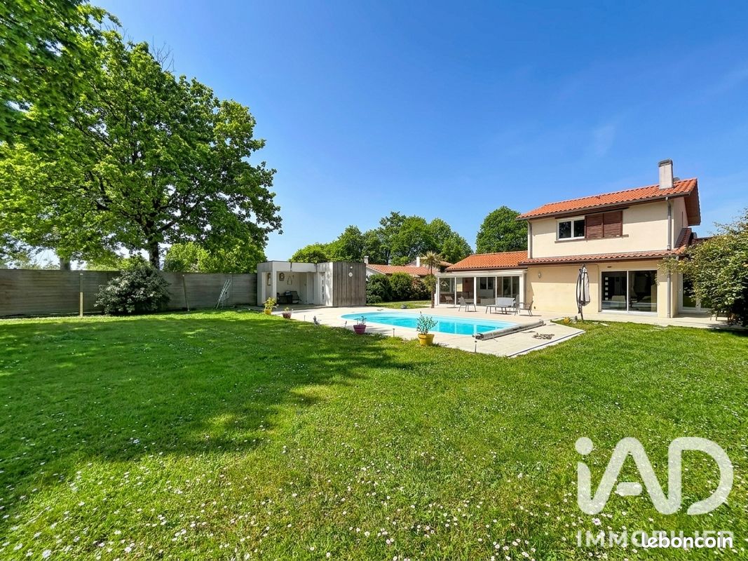 Maison 5 pièces 140 m² · à Pessac · 140 m² · 530 000 €