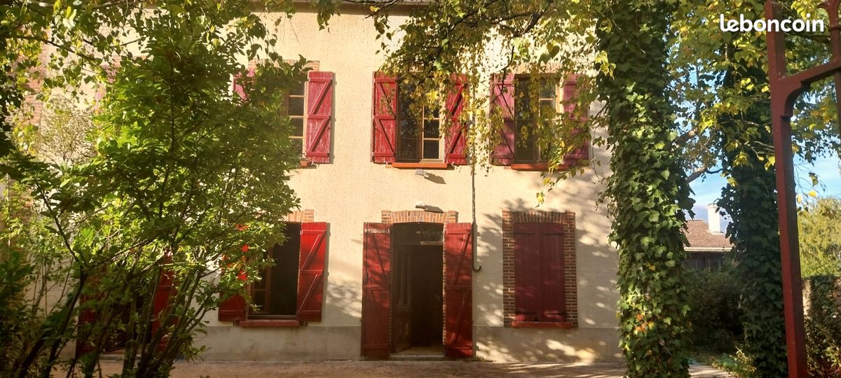 Maison 10 pièces 300 m² · à Cheny · 300 m² · 215 000 €